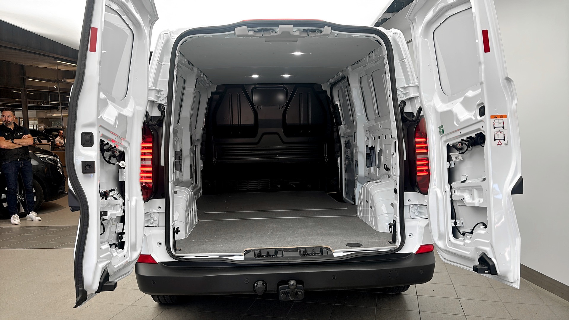 Volkswagen T7 Transporter UPG11B