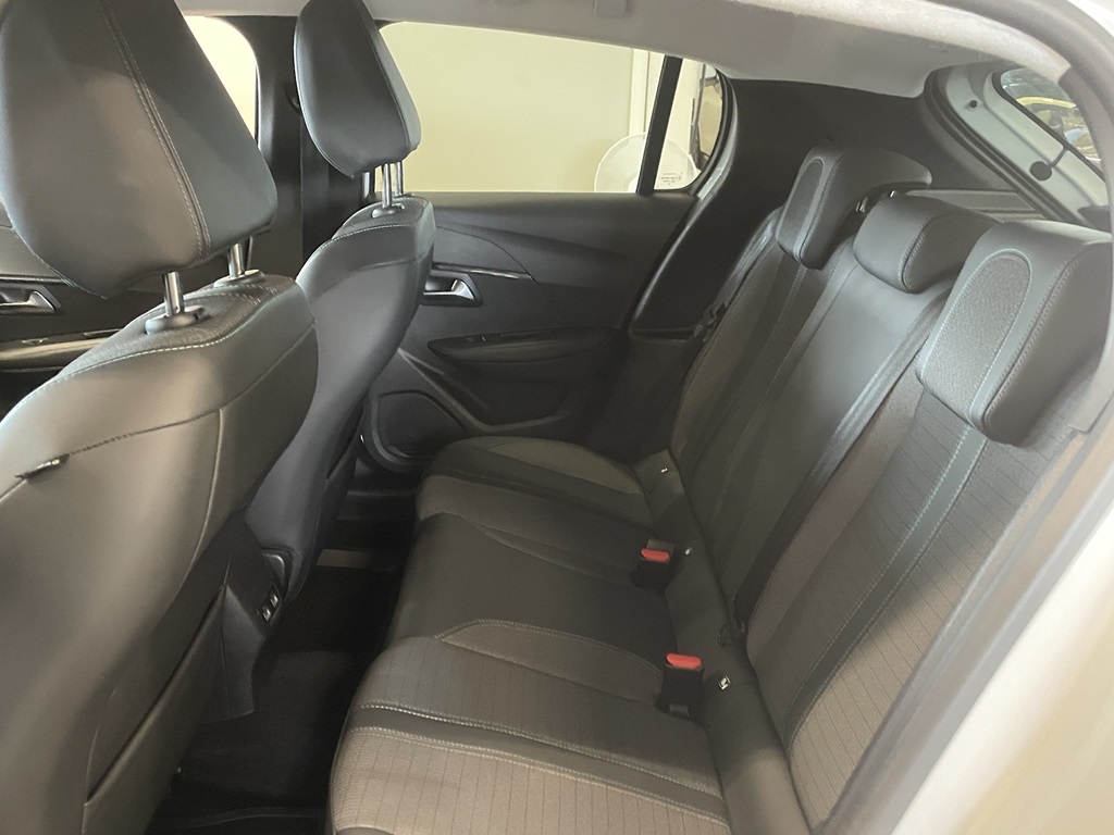 Peugeot e-208 URC38E