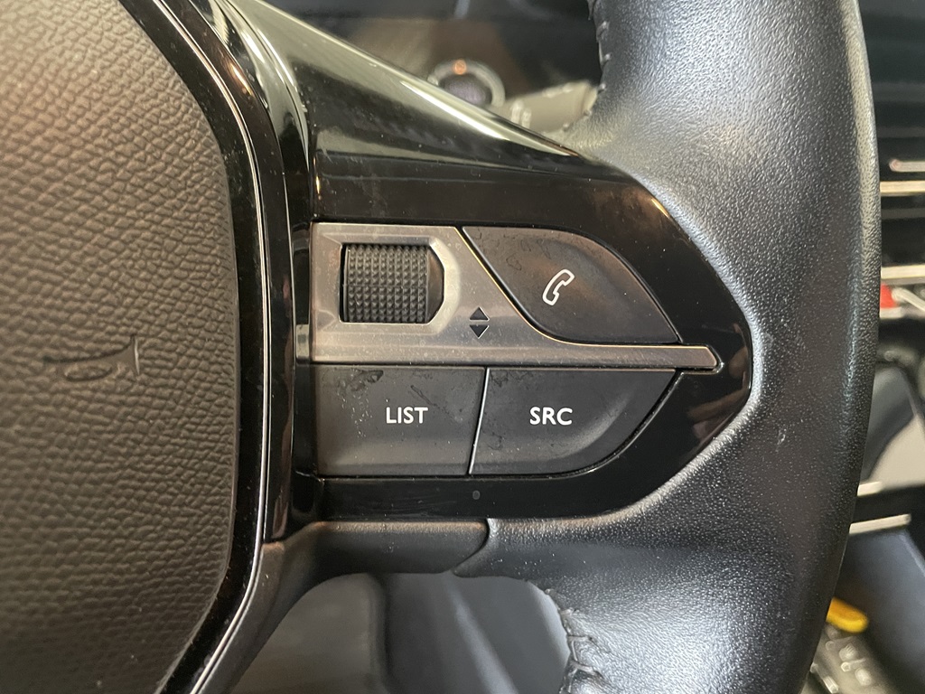 Peugeot e-208 URC38E