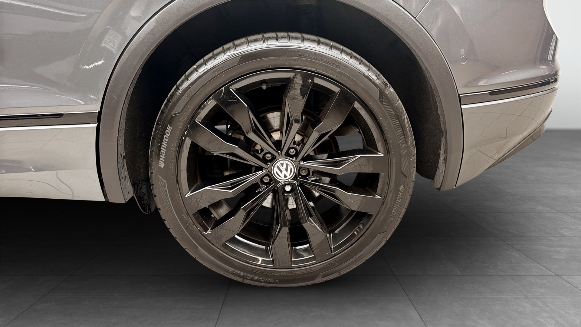Volkswagen Tiguan URE87L