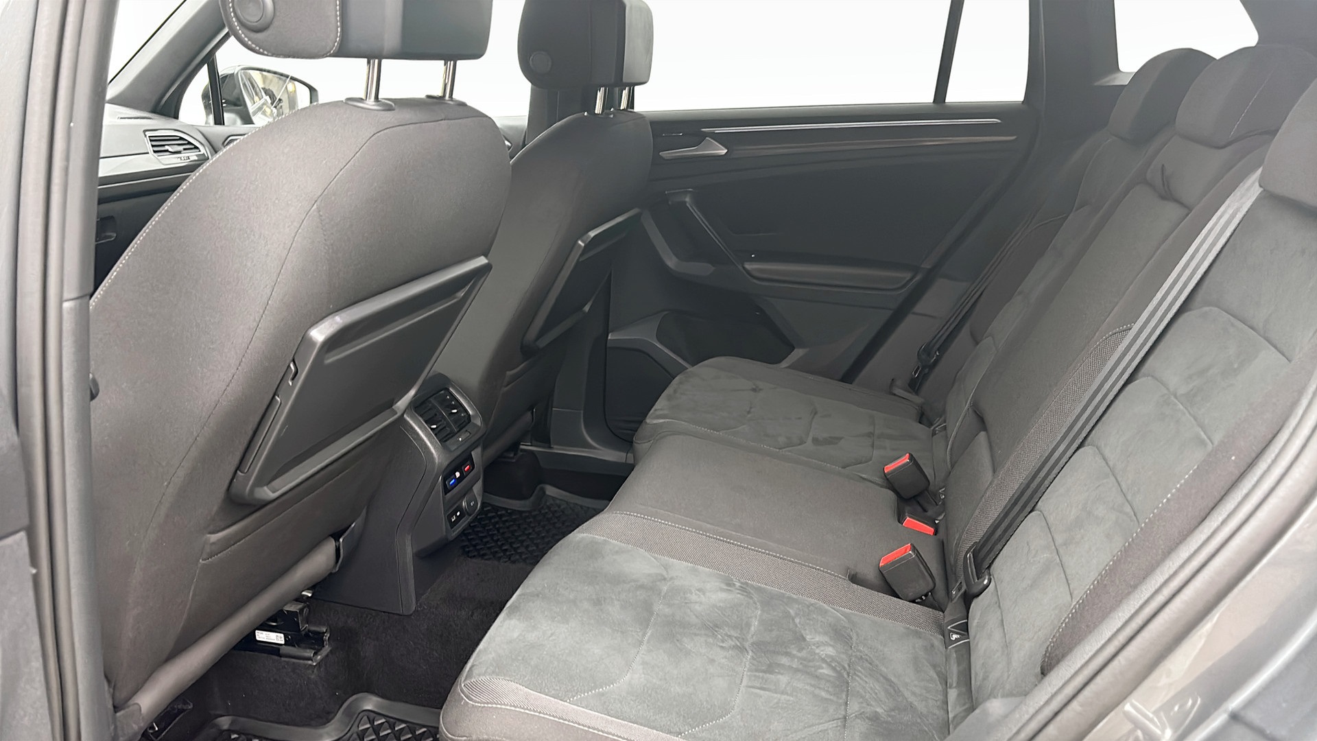 Volkswagen Tiguan URE87L