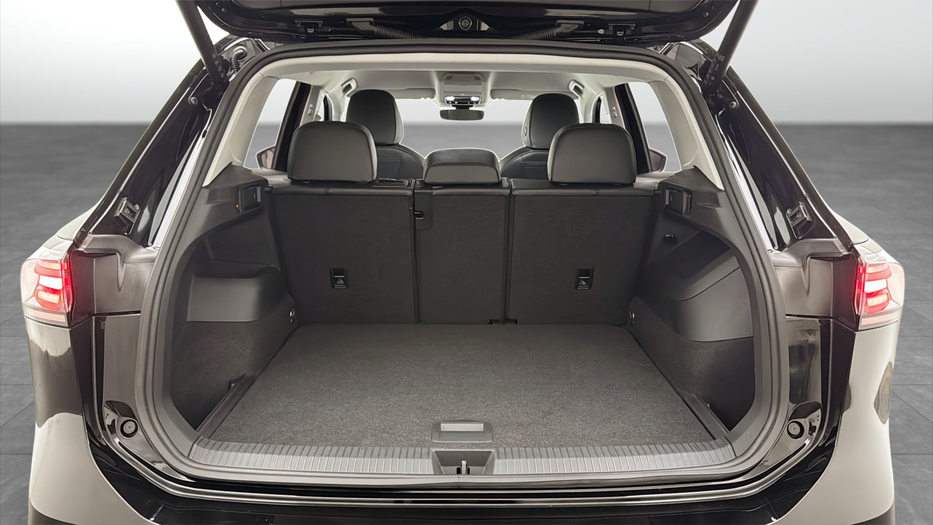 Volkswagen Tiguan URG26H