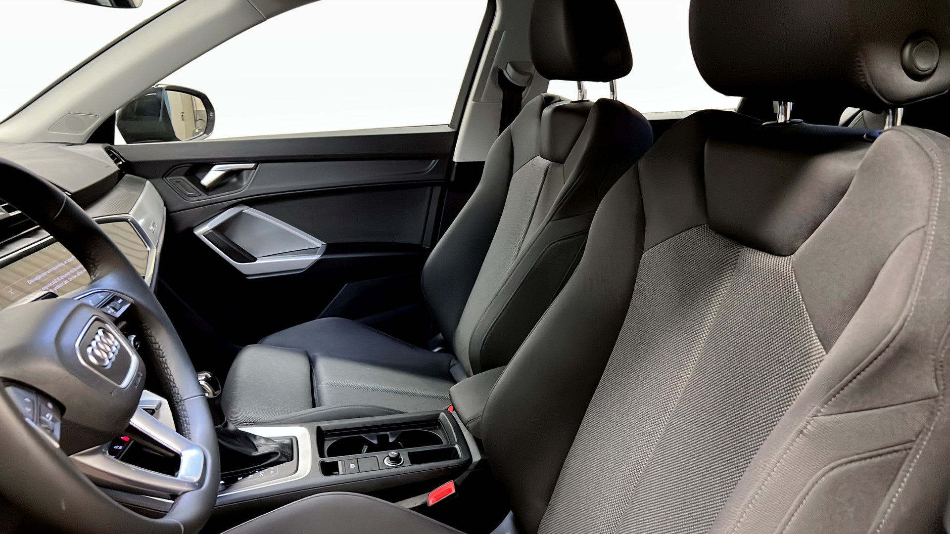 Audi Q3 URL09G