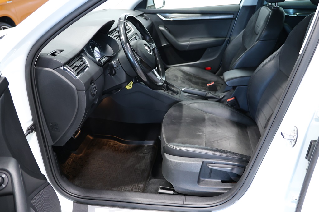 Skoda Octavia Combi URL941
