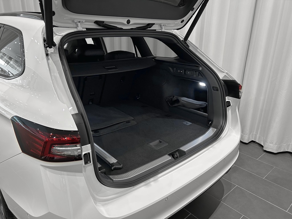 Skoda Superb Combi UWB20F