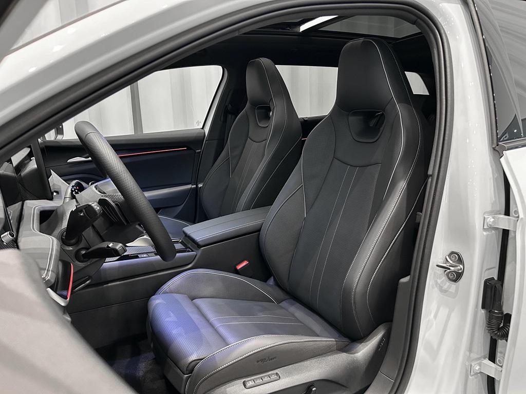 Skoda Superb Combi UWB20F