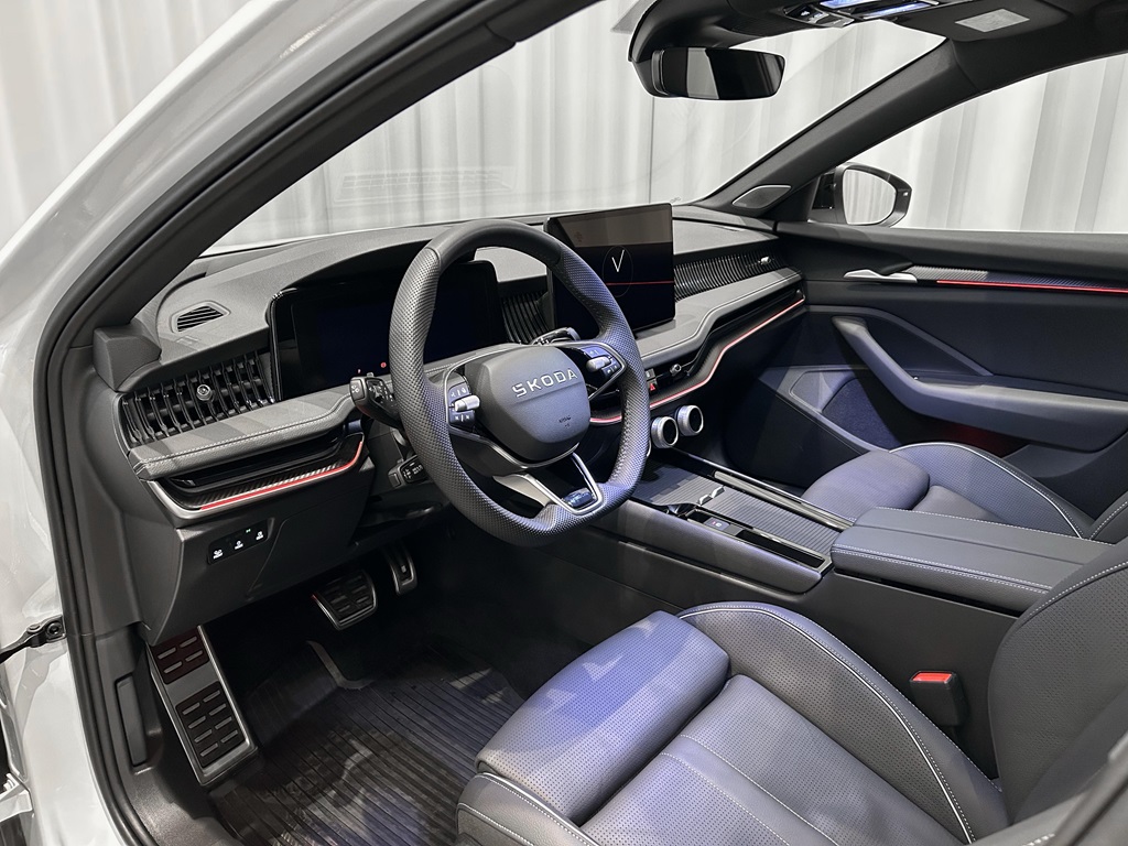 Skoda Superb Combi UWB20F