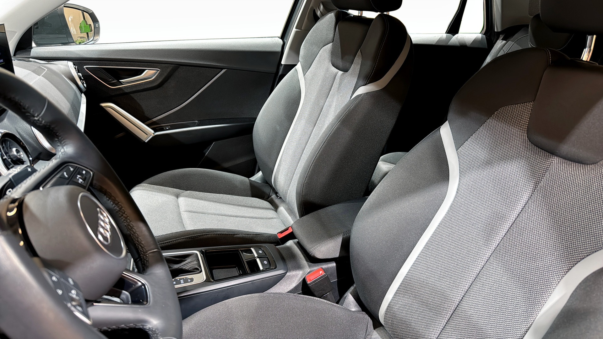 Audi Q2 UWB22P