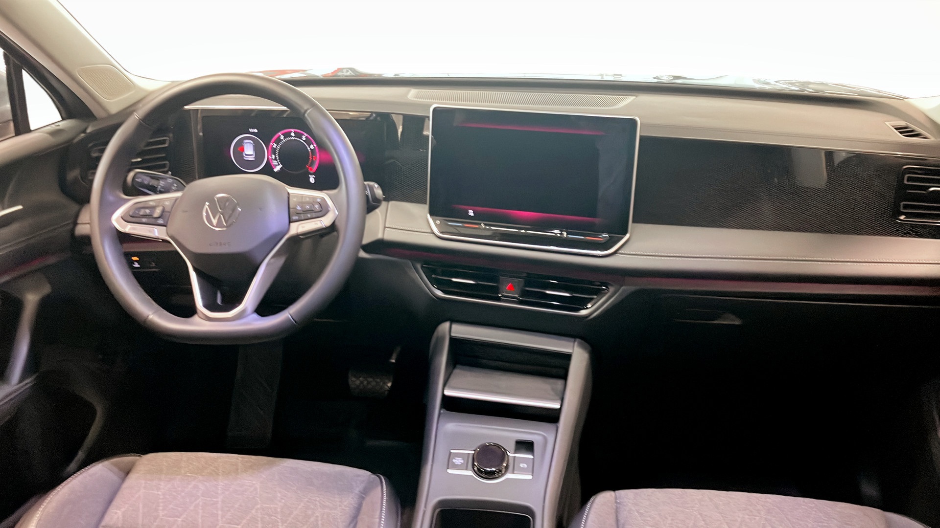 Volkswagen Tiguan UWB37J