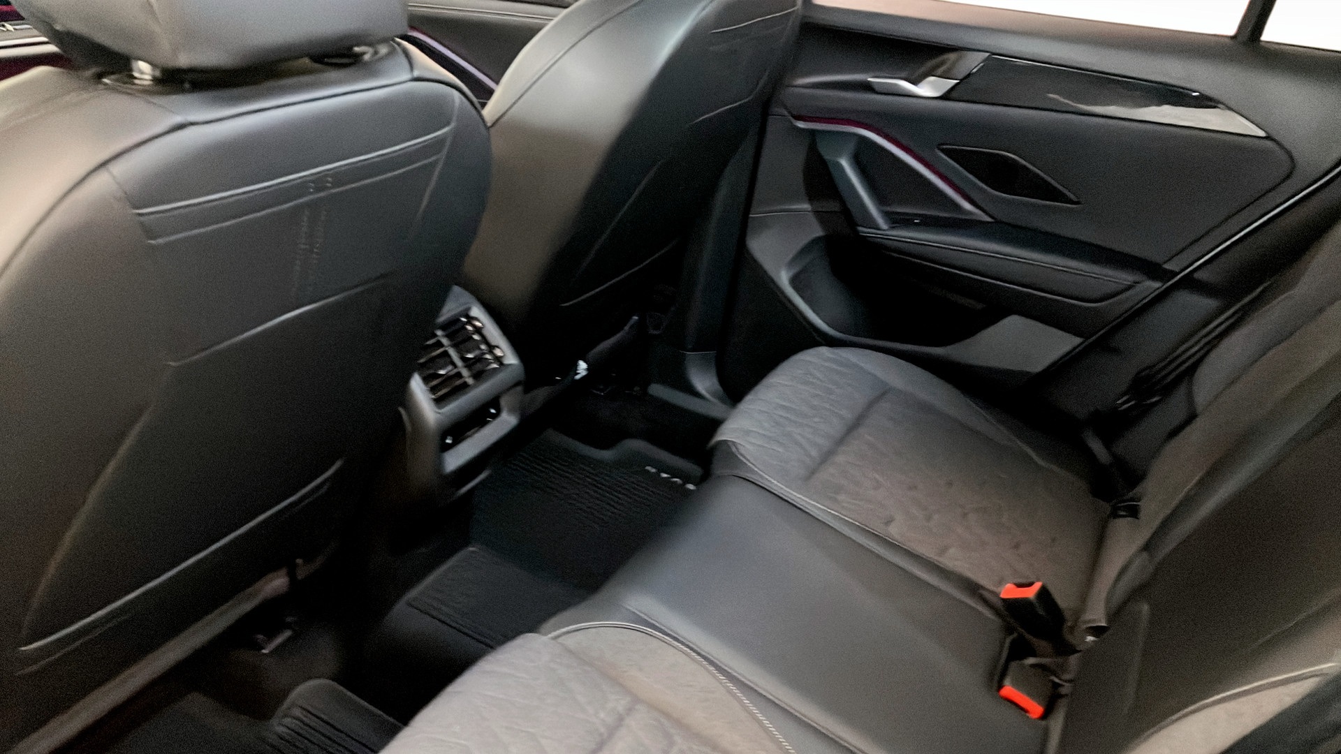 Volkswagen Tiguan UWB37J