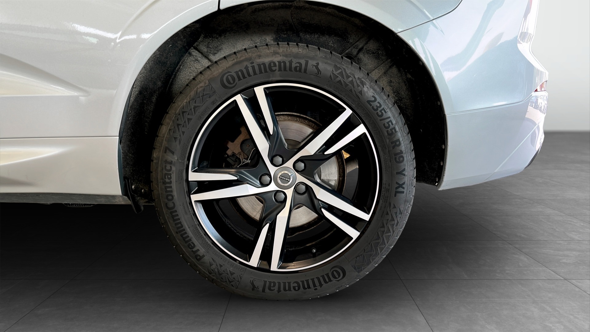 Volvo XC60 UWP69W