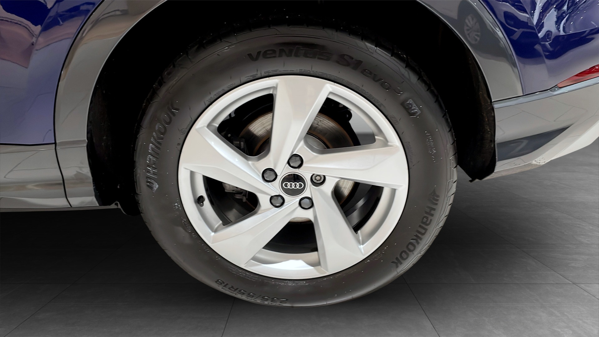 Audi Q3 UWW02R