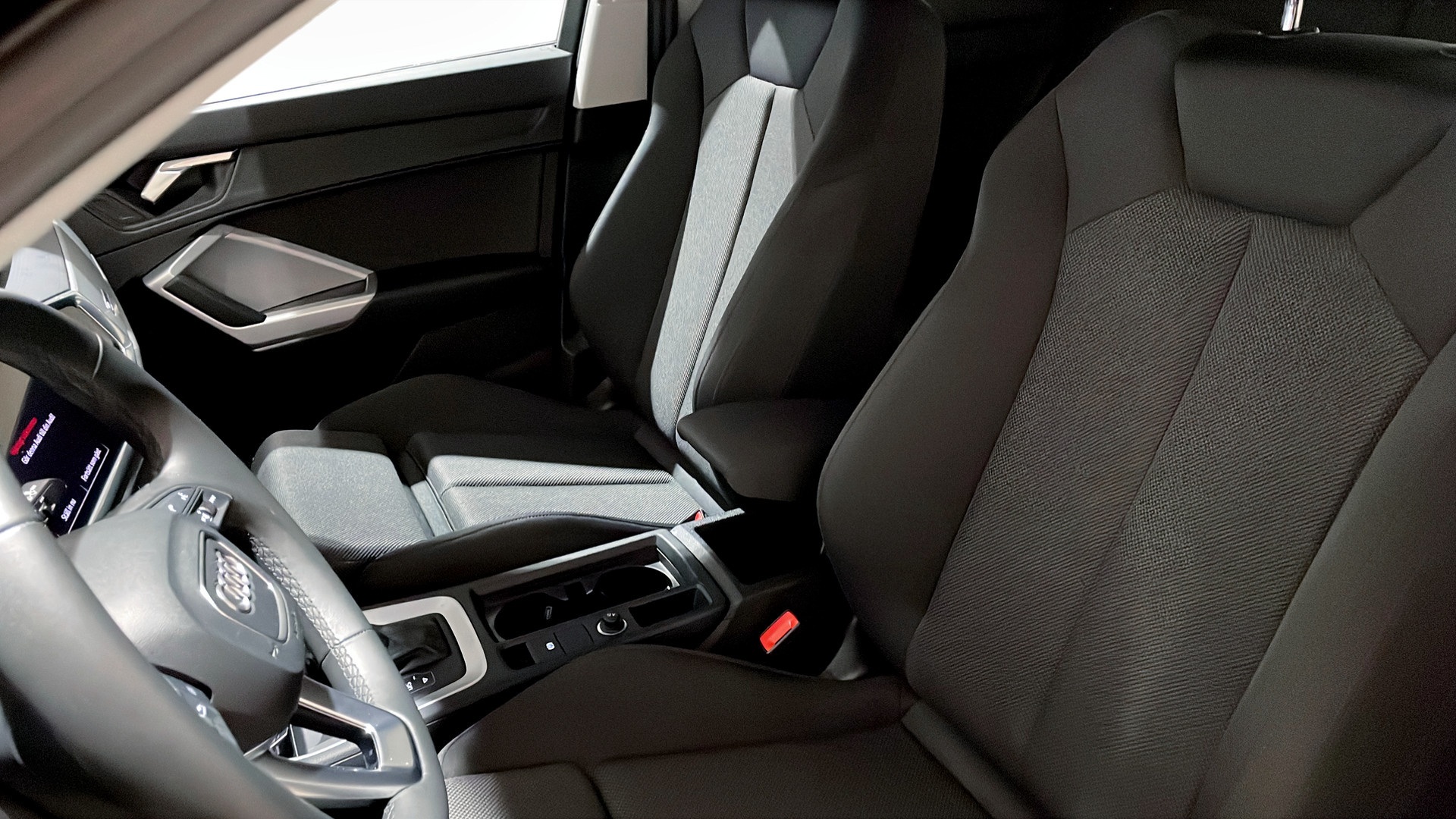 Audi Q3 UWW02R