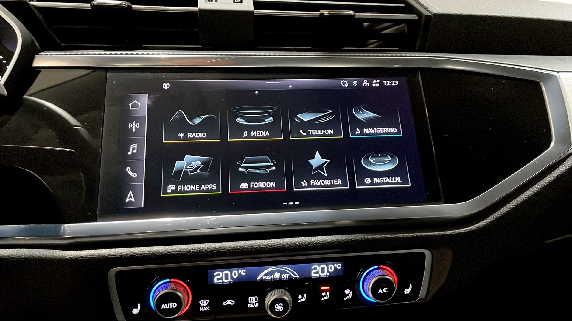 Audi Q3 UWW02R