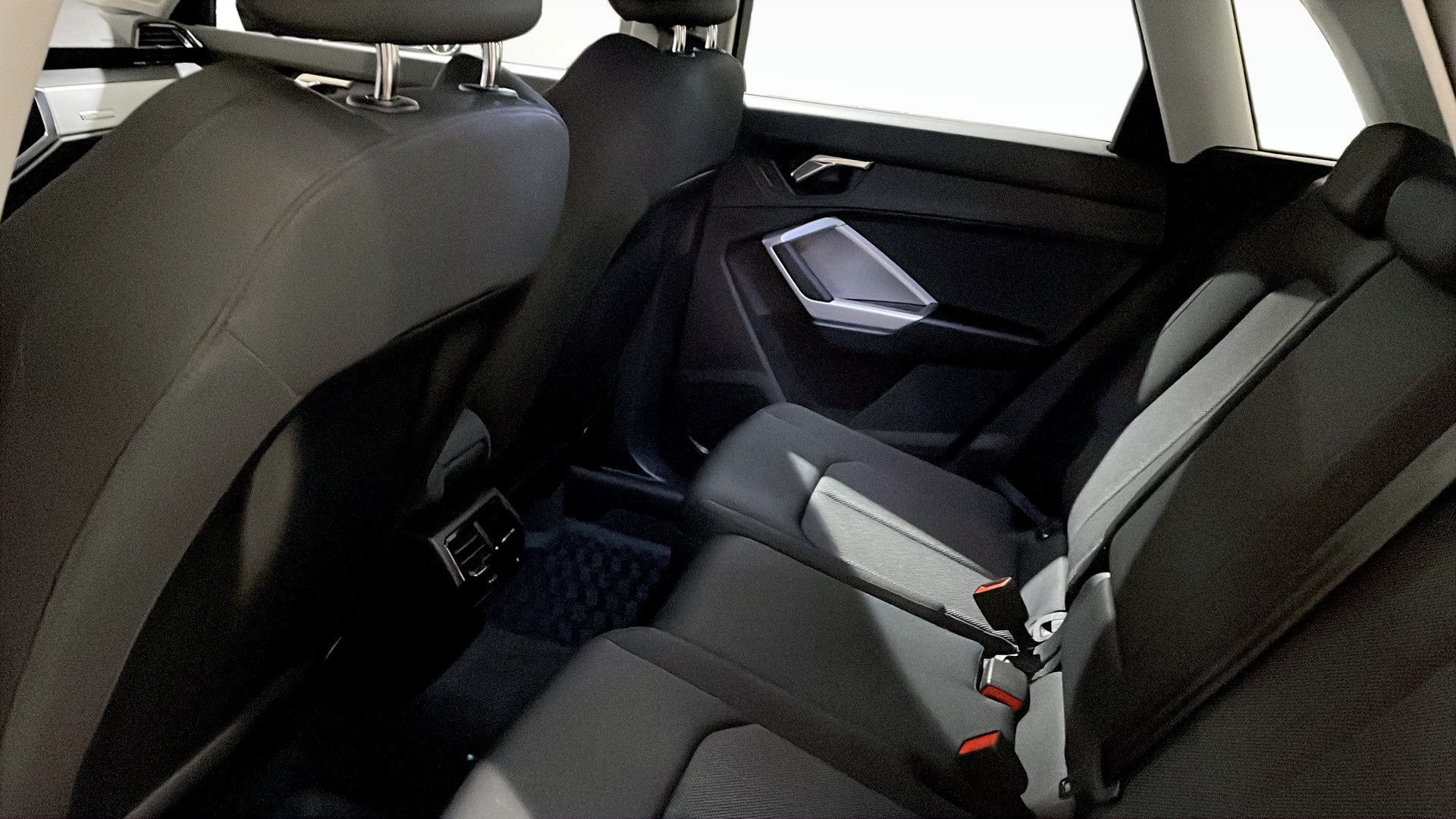 Audi Q3 UWW02R