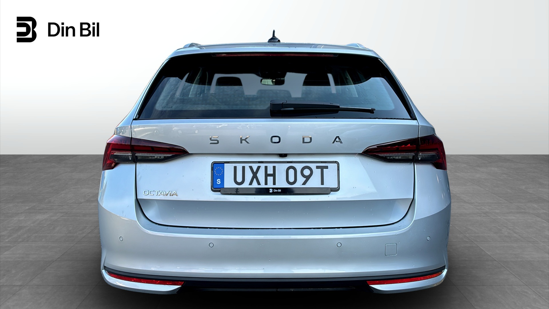 Skoda Octavia Combi UXH09T
