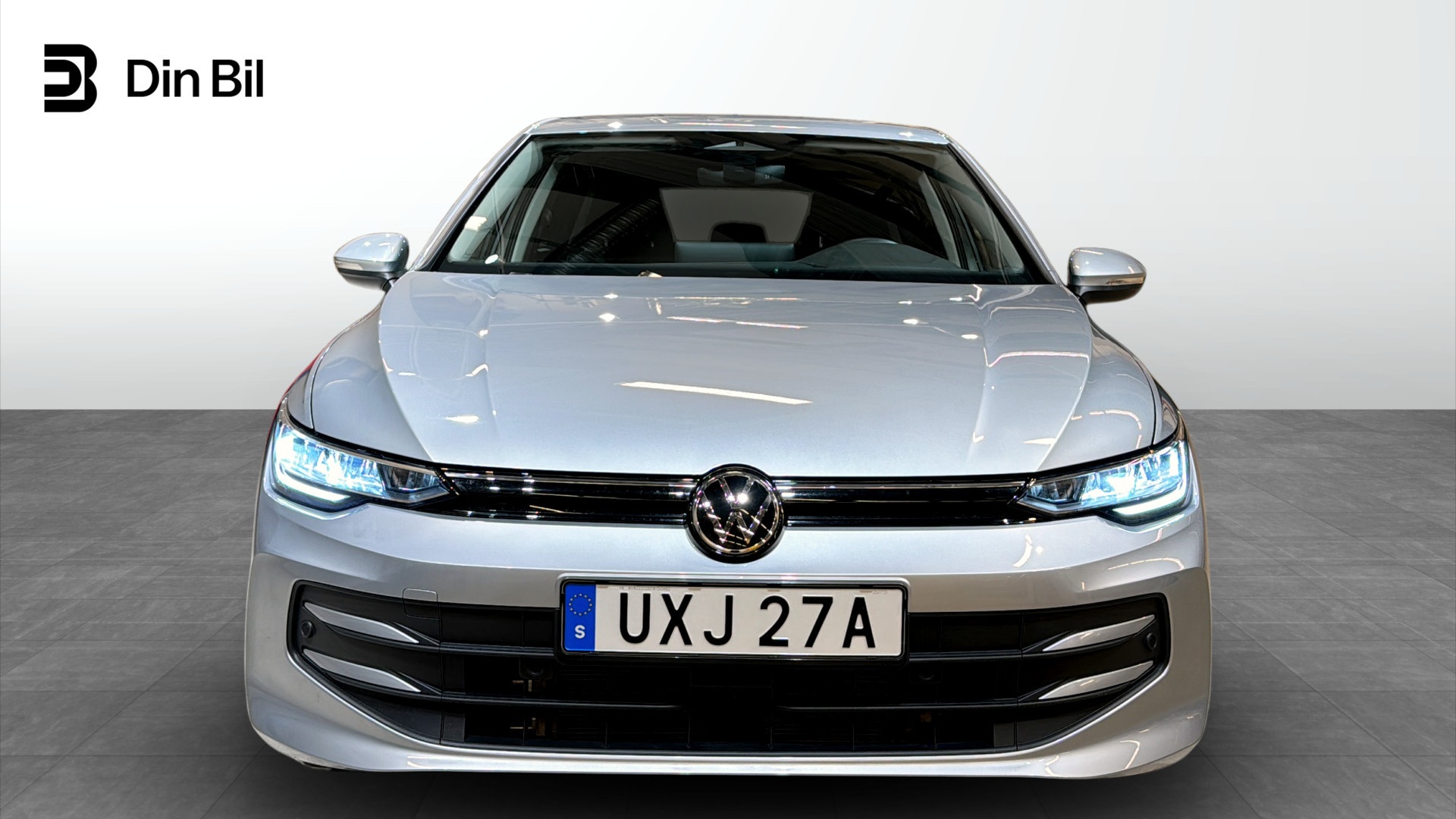 Volkswagen Golf UXJ27A