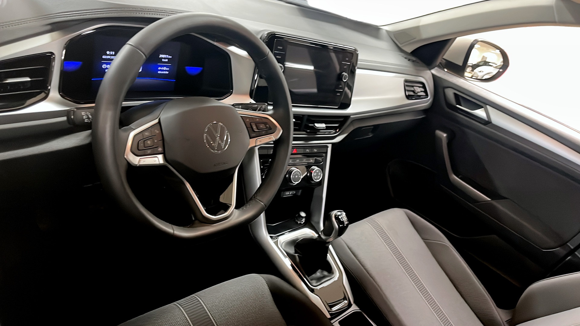 Volkswagen T-Roc UXM89R