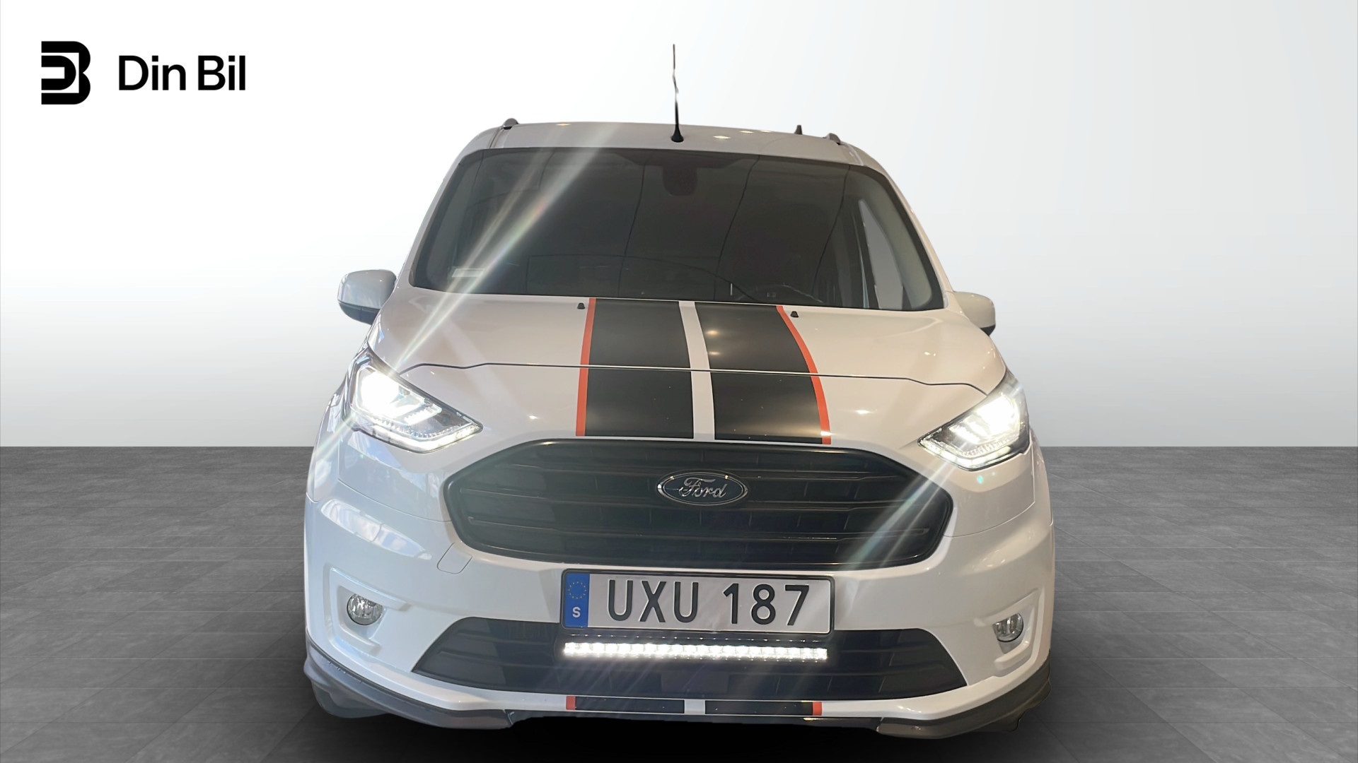 Ford Transit UXU187