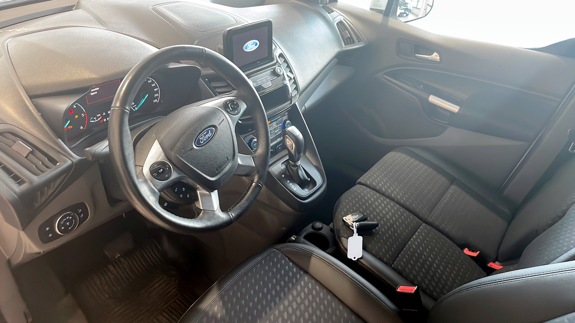Ford Transit UXU187