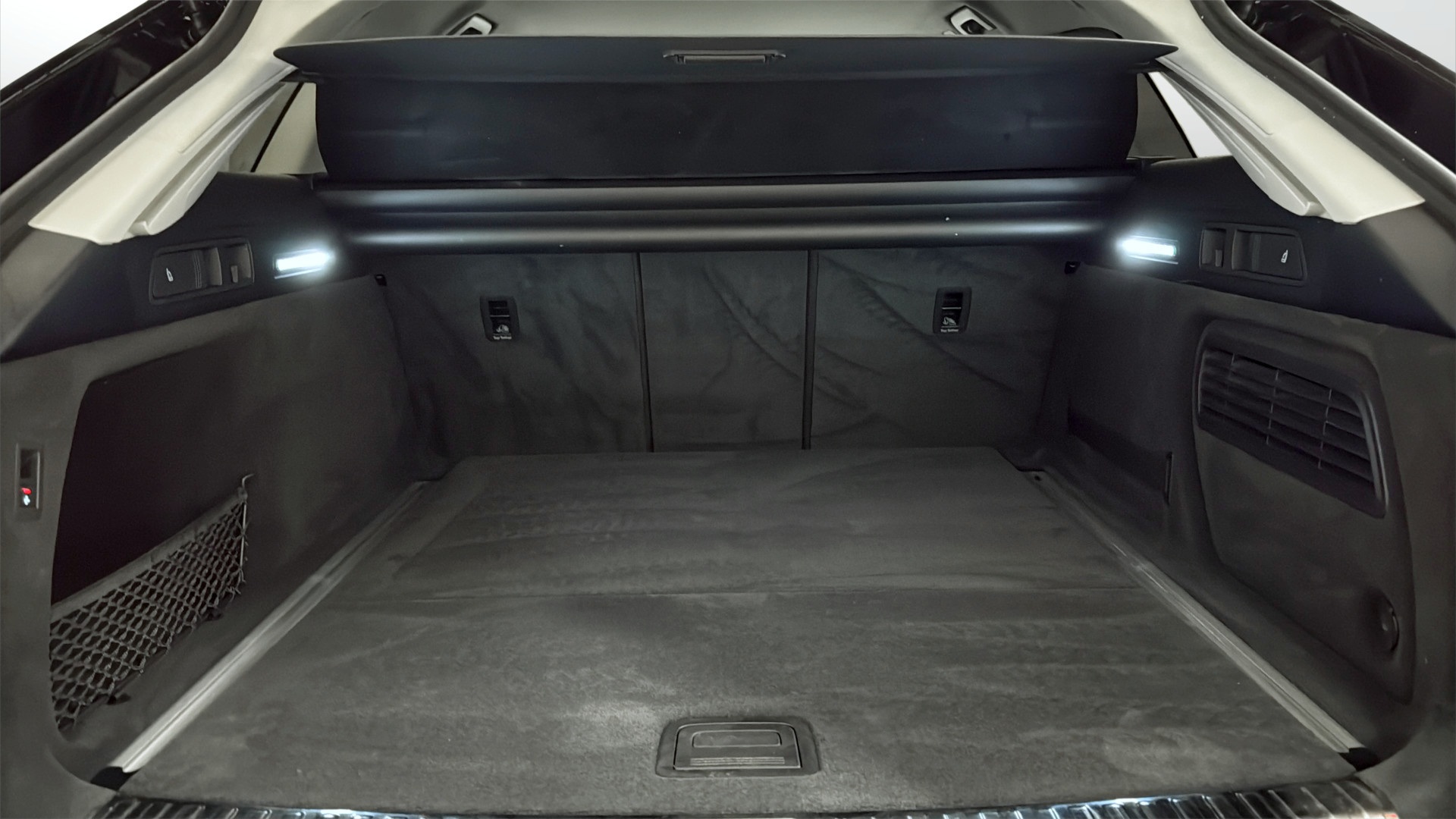 Audi A6 Avant UZJ08J