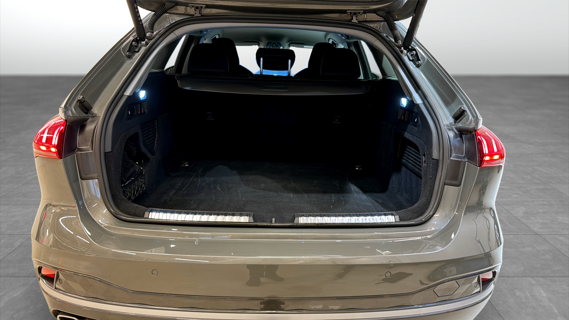 Audi A5 Avant UZJ09S