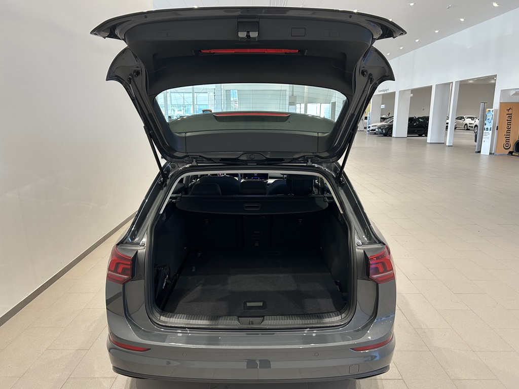 Volkswagen Golf UZK63F