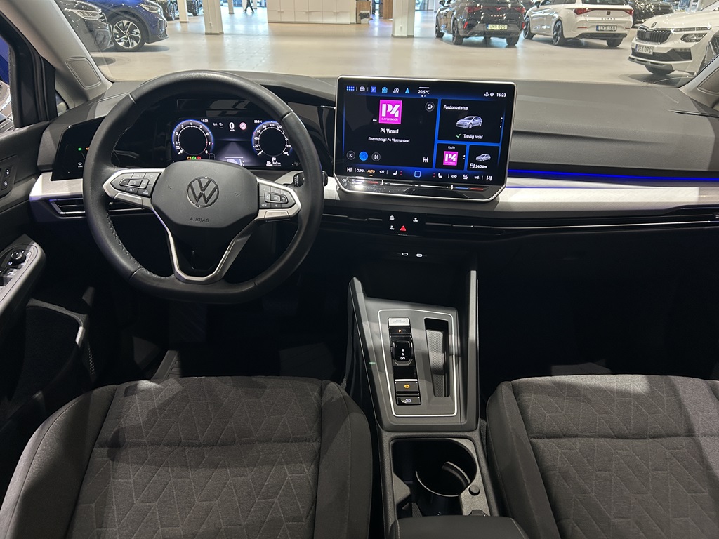 Volkswagen Golf UZK63F