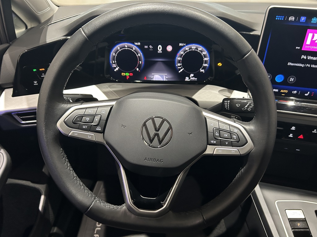 Volkswagen Golf UZK63F