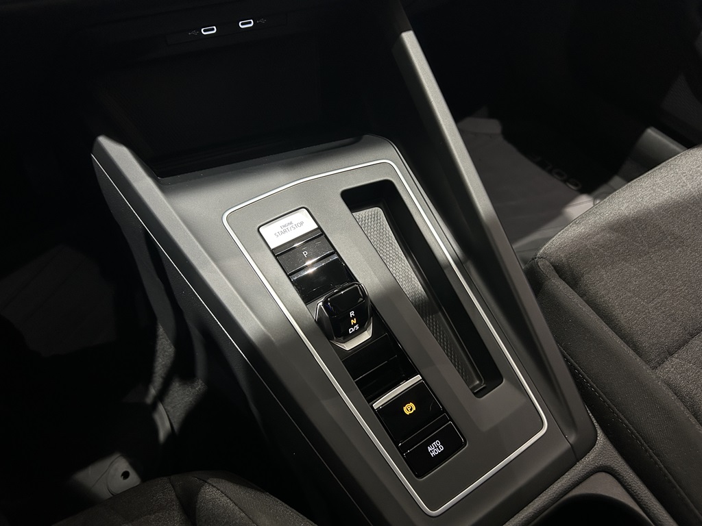Volkswagen Golf UZK63F
