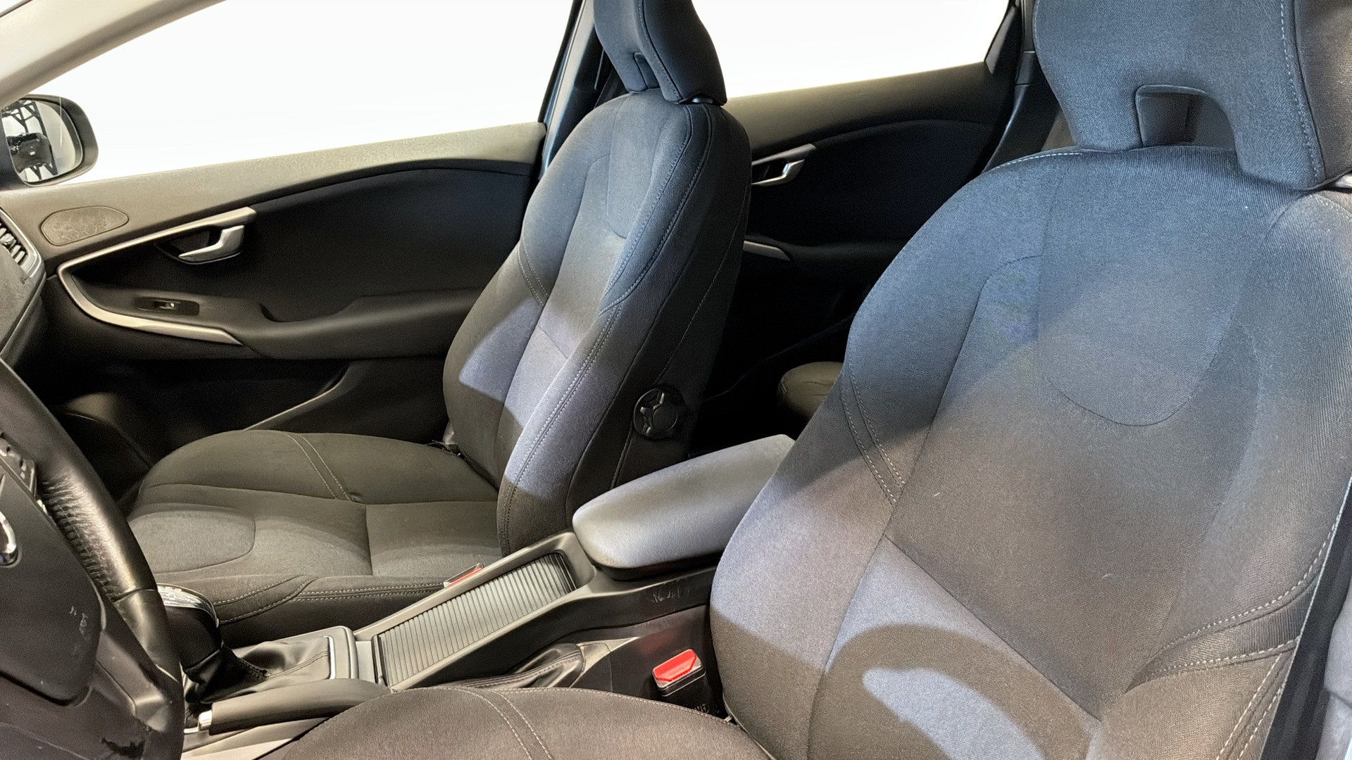 Volvo V40 UZK957