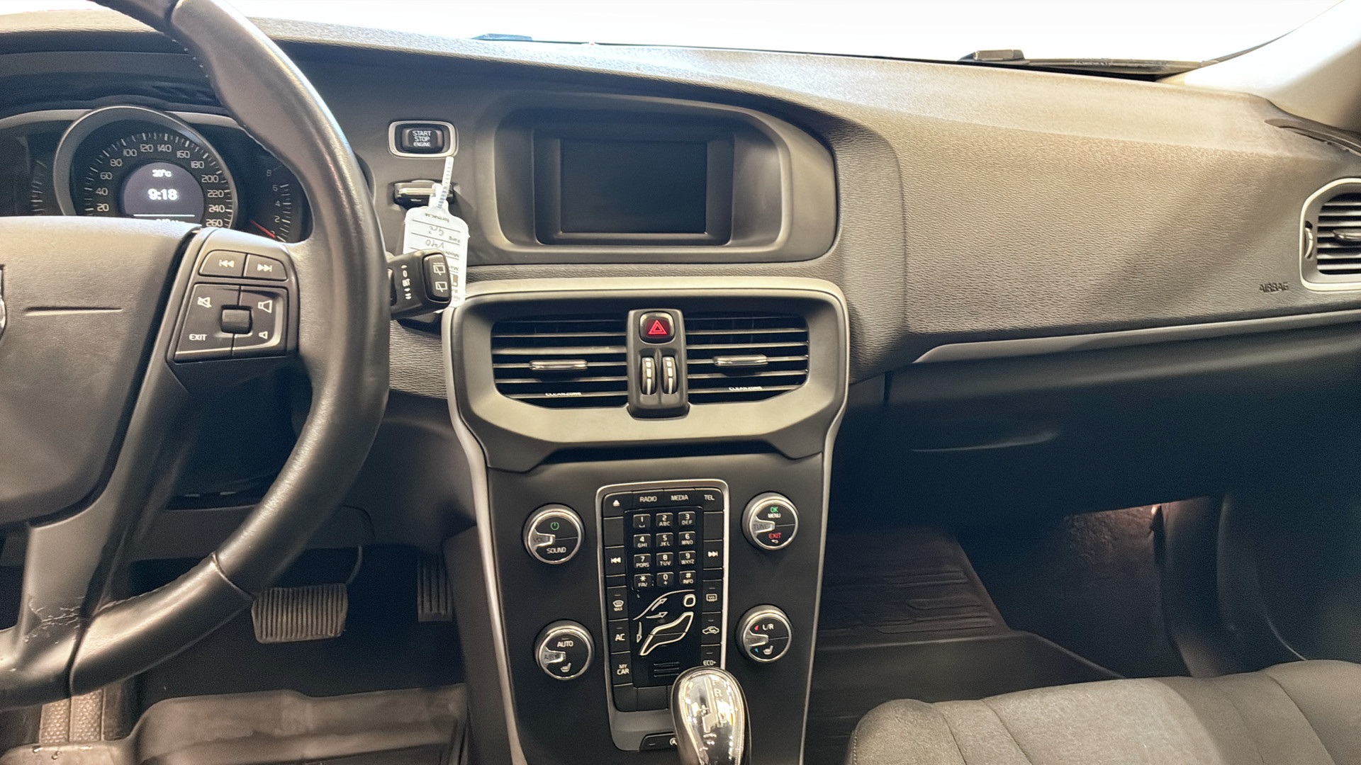 Volvo V40 UZK957
