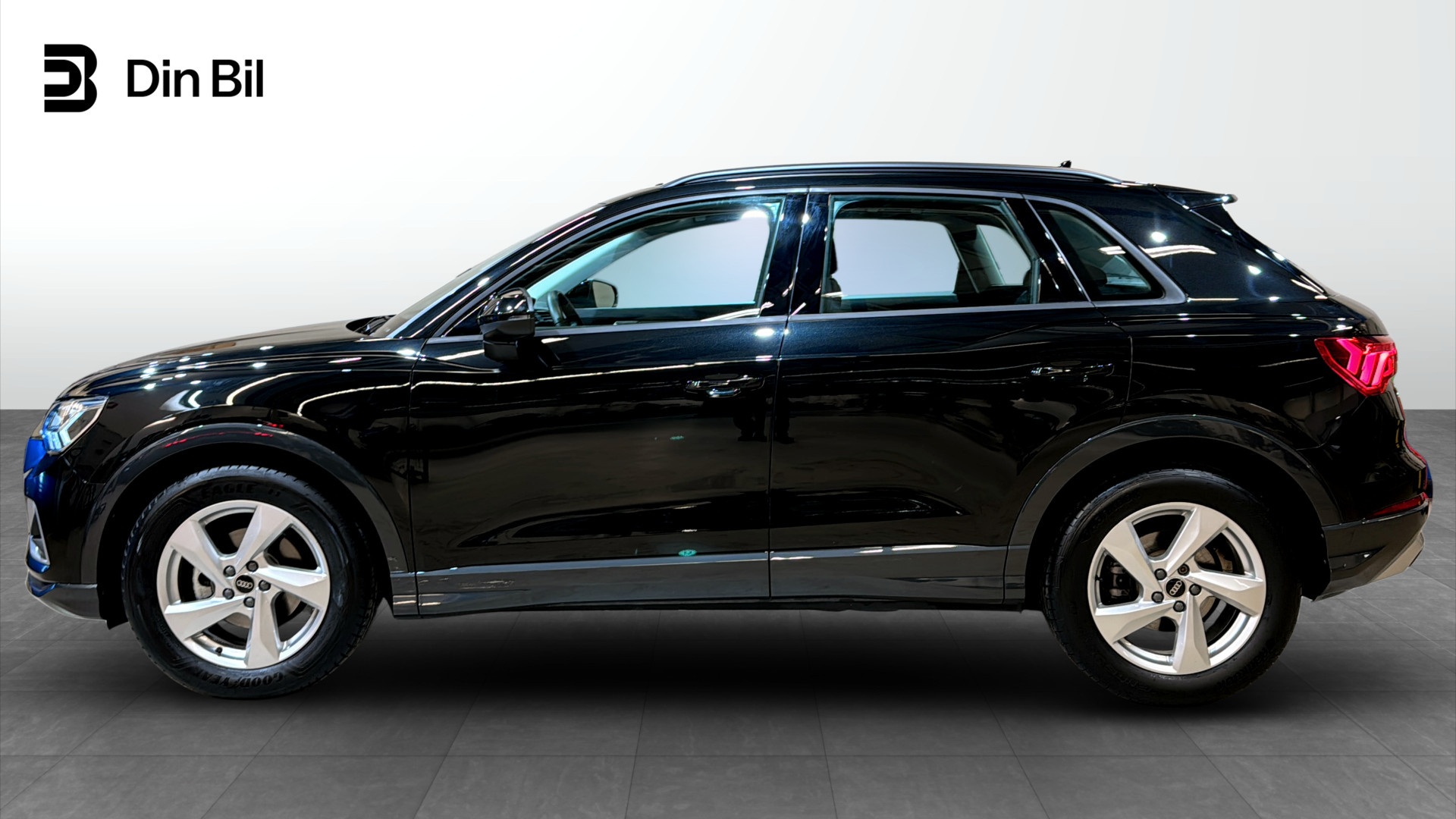 Audi Q3 UZM26J