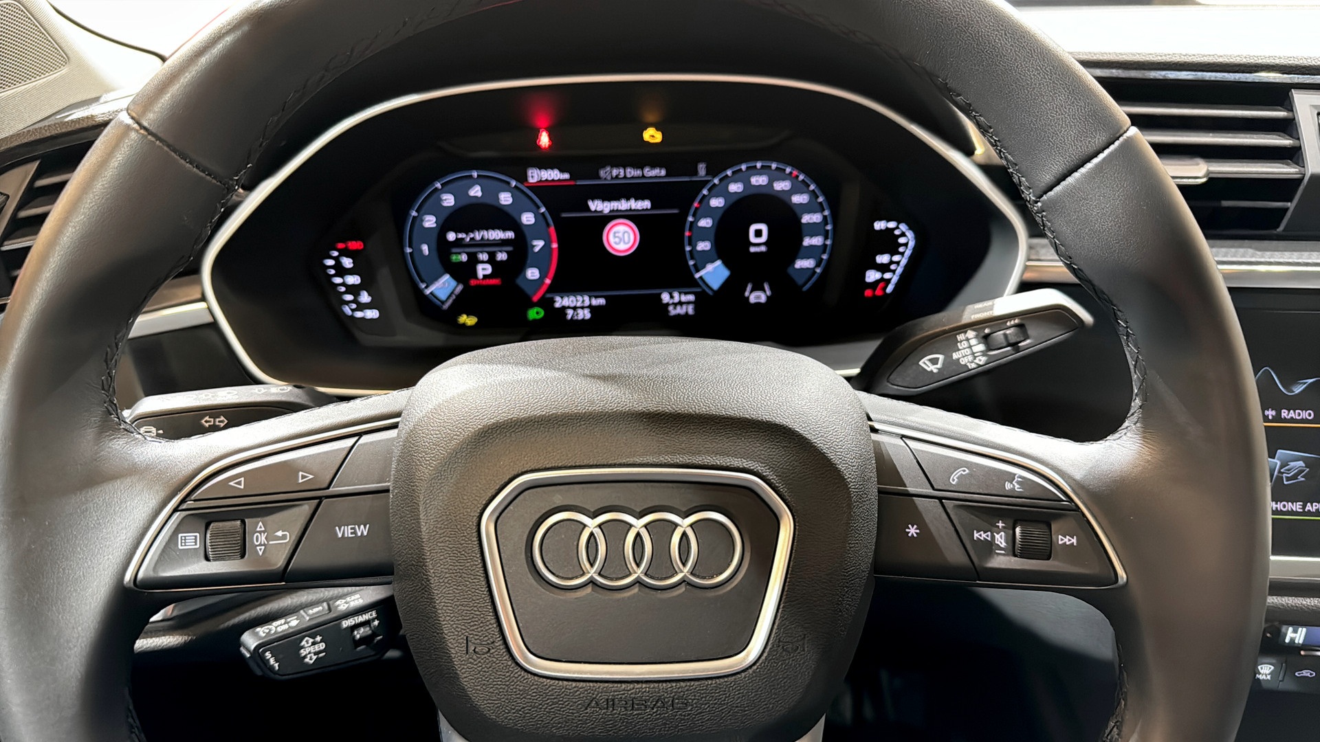 Audi Q3 UZM26J