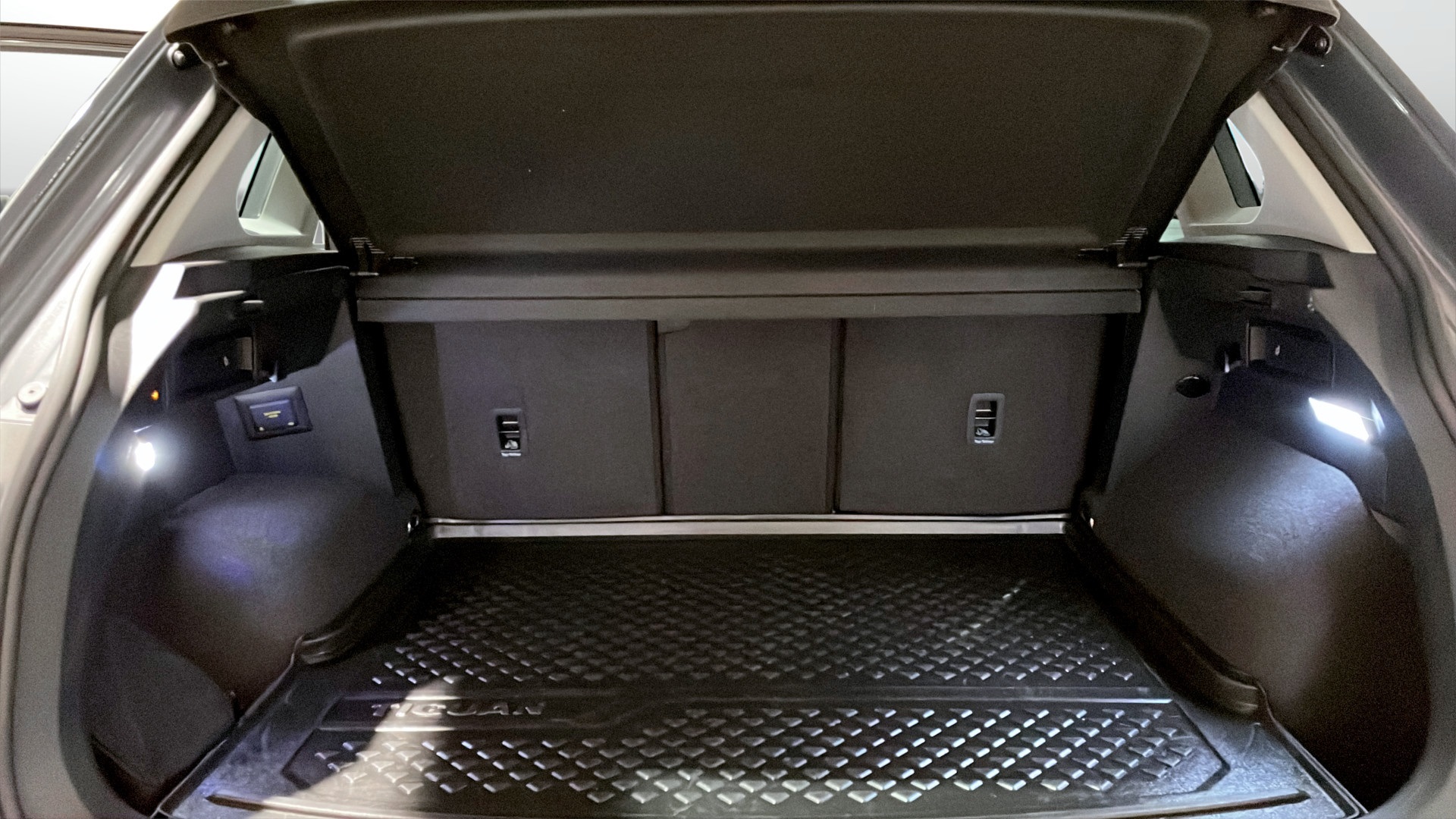 Volkswagen Tiguan WAB41X