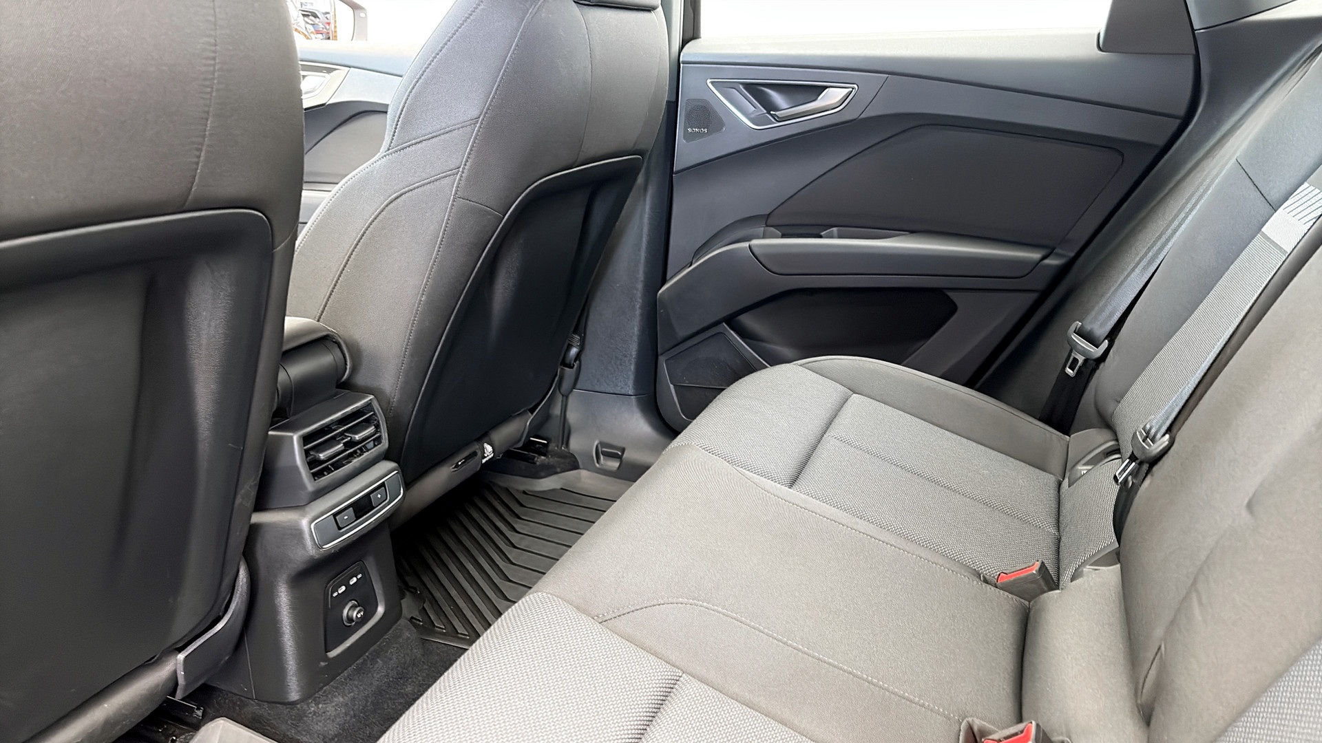 Audi Q4 Sportback e-tron WAG426