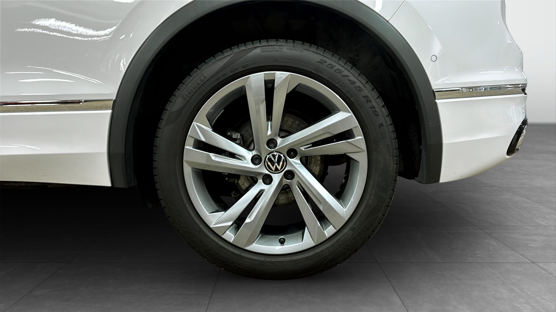 Volkswagen Tiguan WAH98D