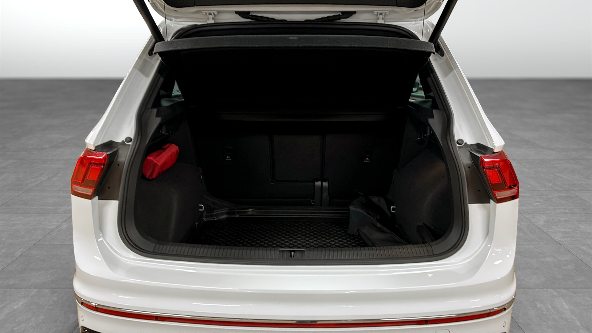 Volkswagen Tiguan WAH98D