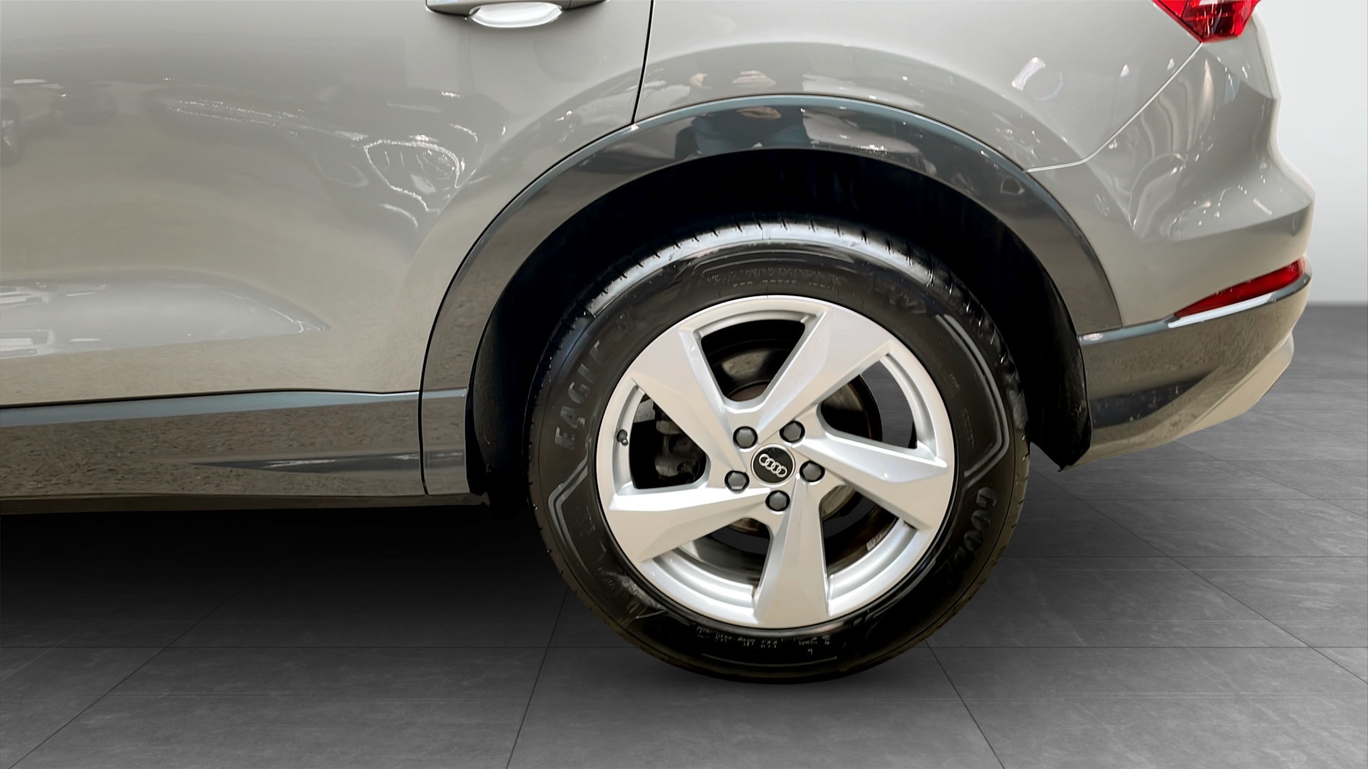 Audi Q3 WAK45U