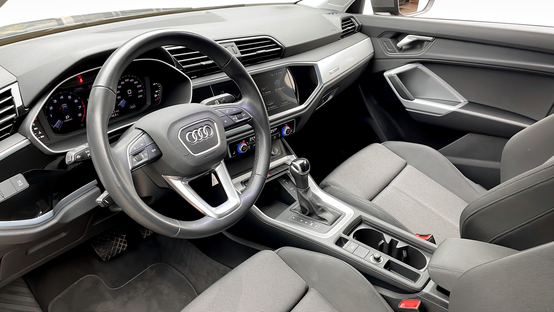 Audi Q3 WAK45U