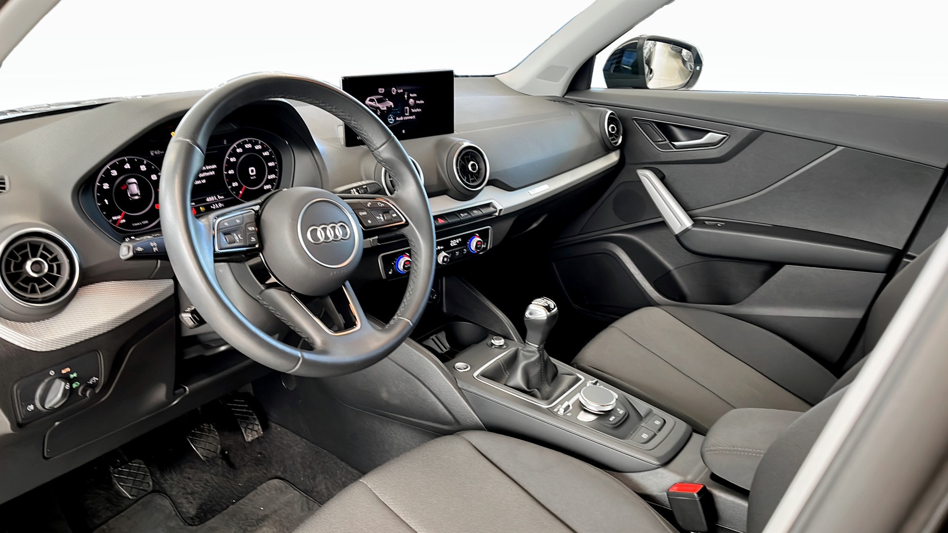Audi Q2 WAU02U