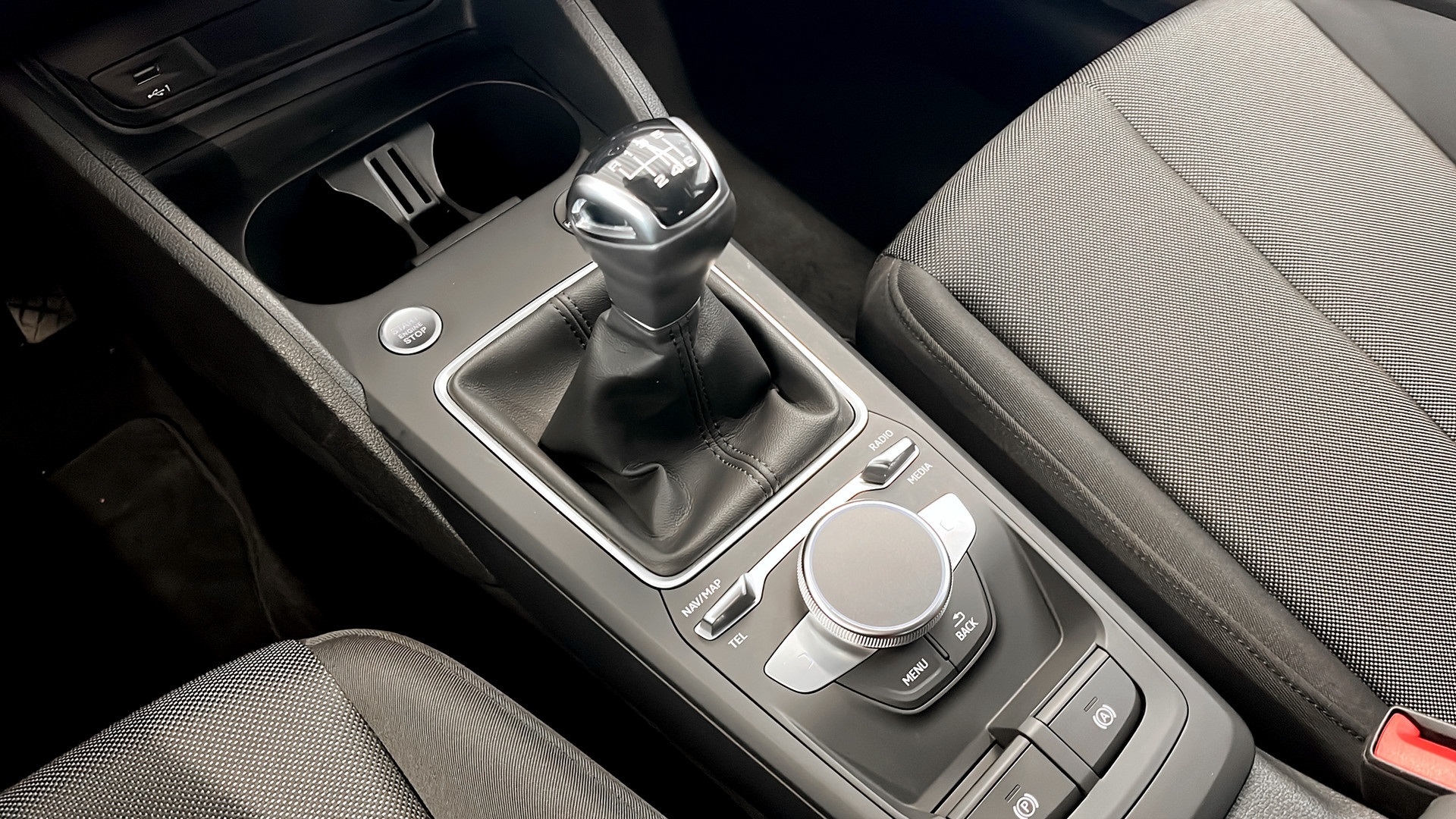 Audi Q2 WAU02U
