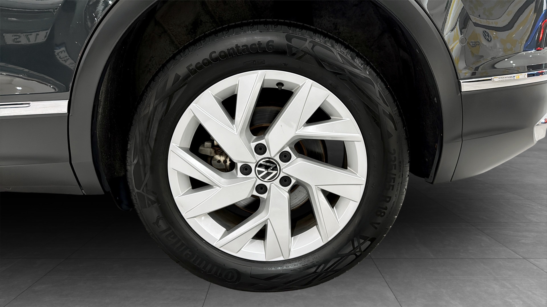 Volkswagen Tiguan WAU68D