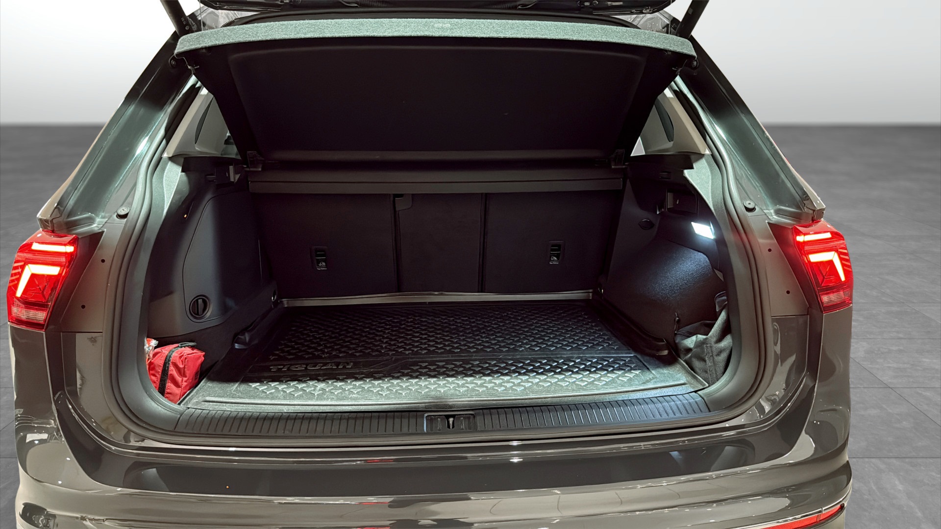 Volkswagen Tiguan WAU68D