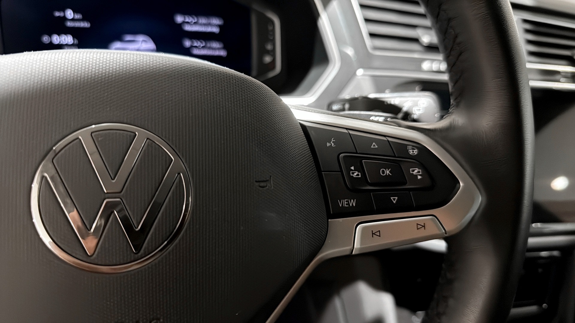 Volkswagen Tiguan WAU68D
