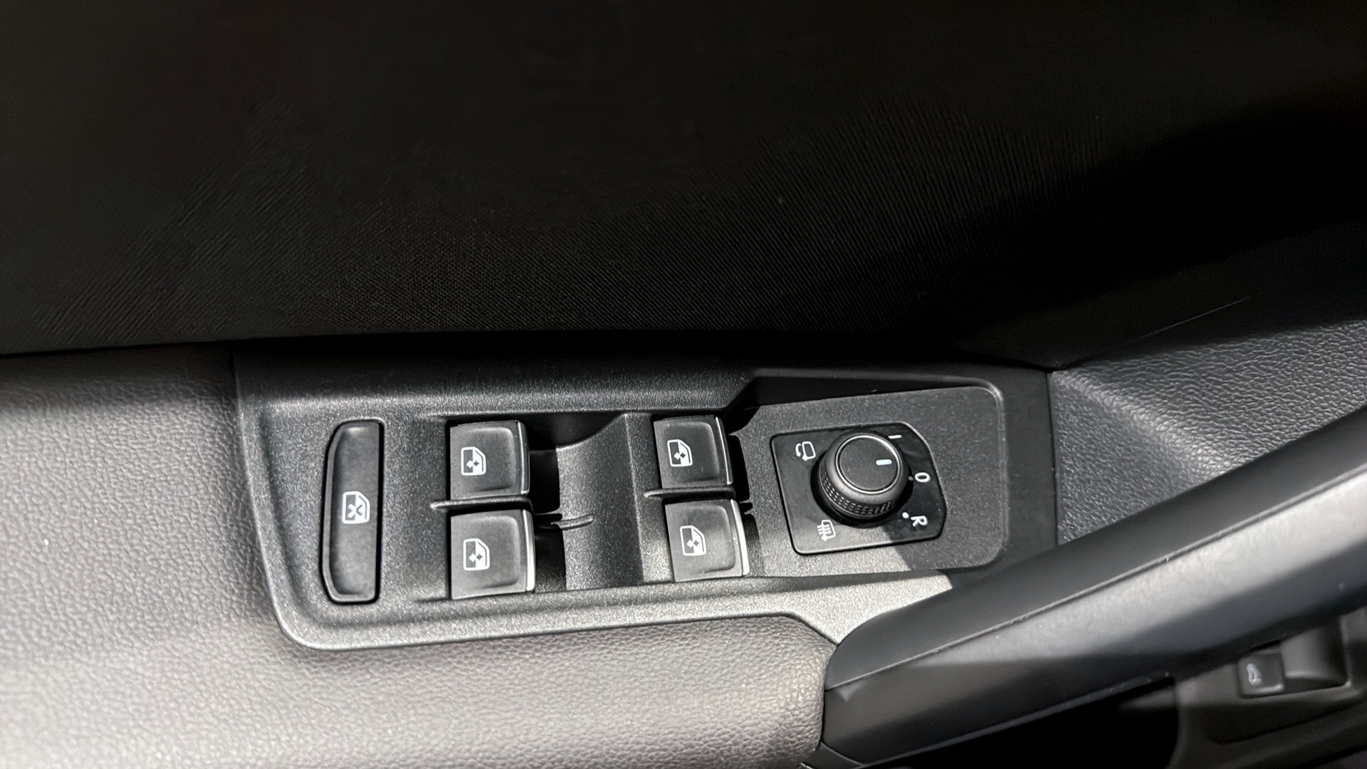 Volkswagen Tiguan WAU68D