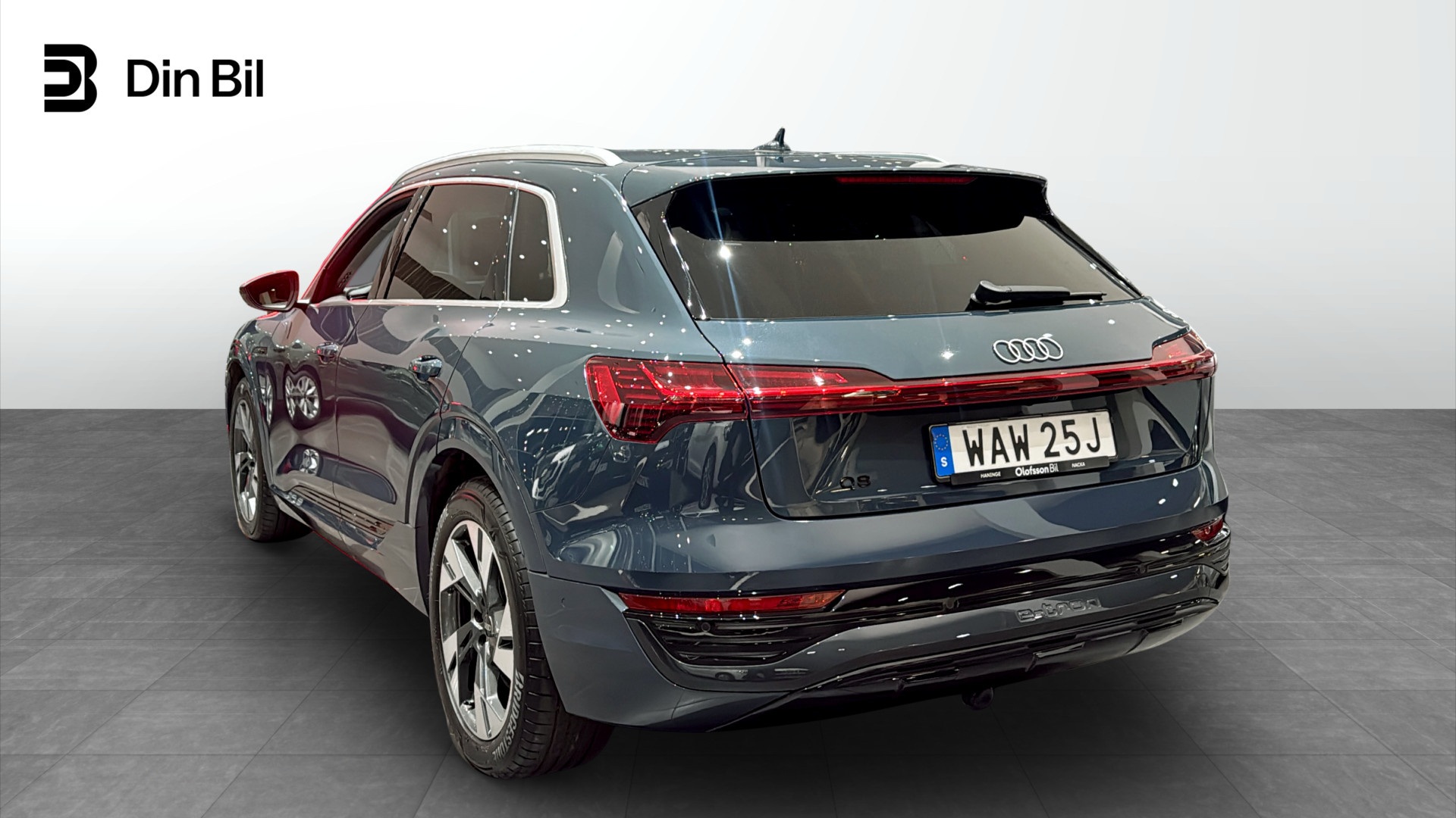 Audi Q8 WAW25J