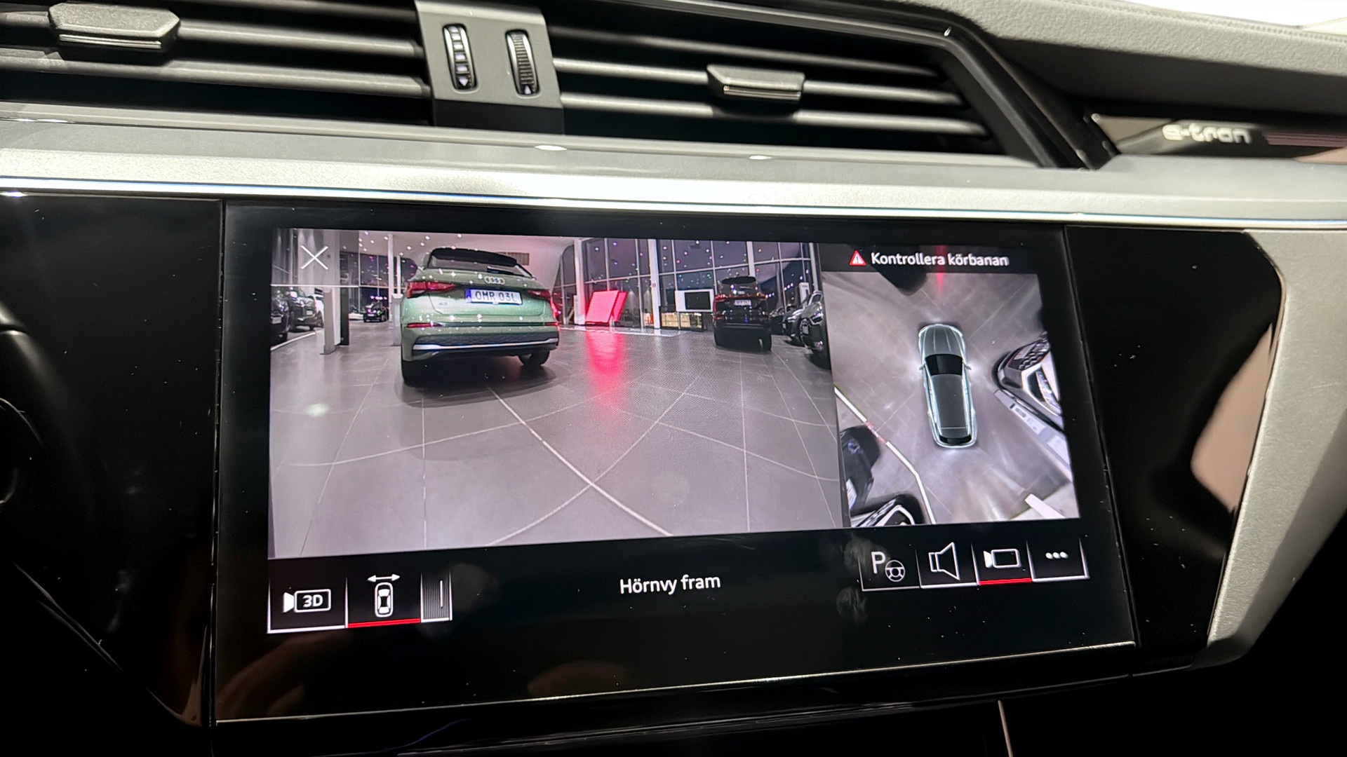 Audi Q8 WAW25J
