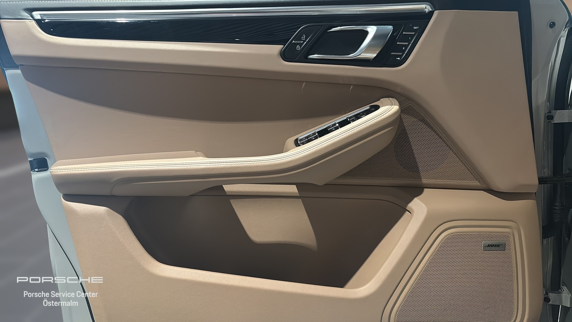 Porsche Macan WBF69L