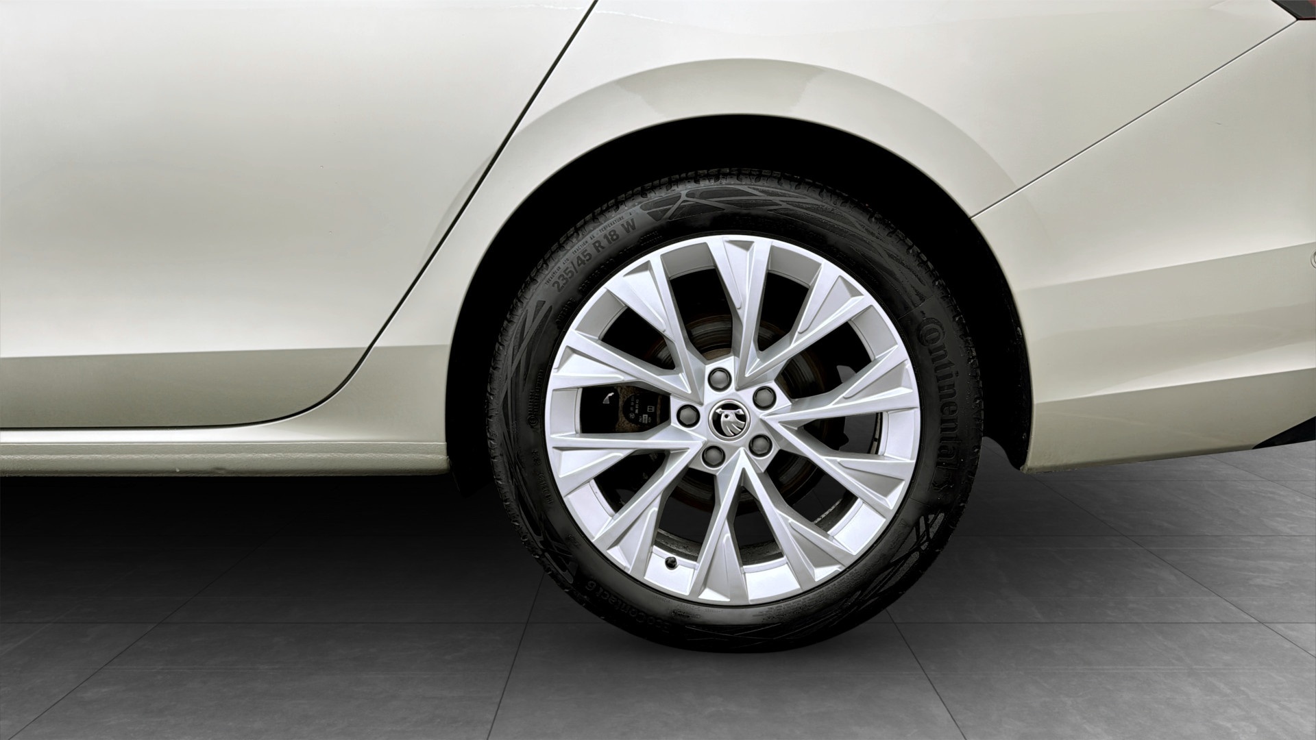 Skoda Superb Combi WBK34X